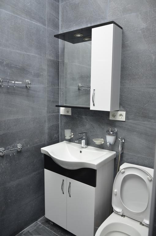 Studio "Black - White" Batumi Exteriör bild