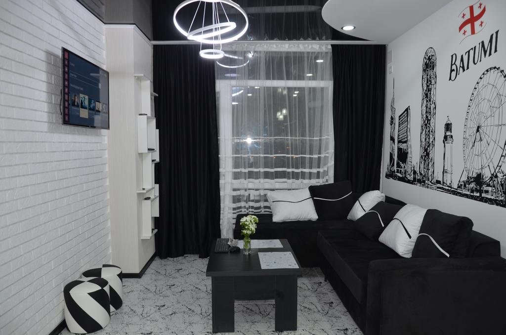 Studio "Black - White" Batumi Exteriör bild
