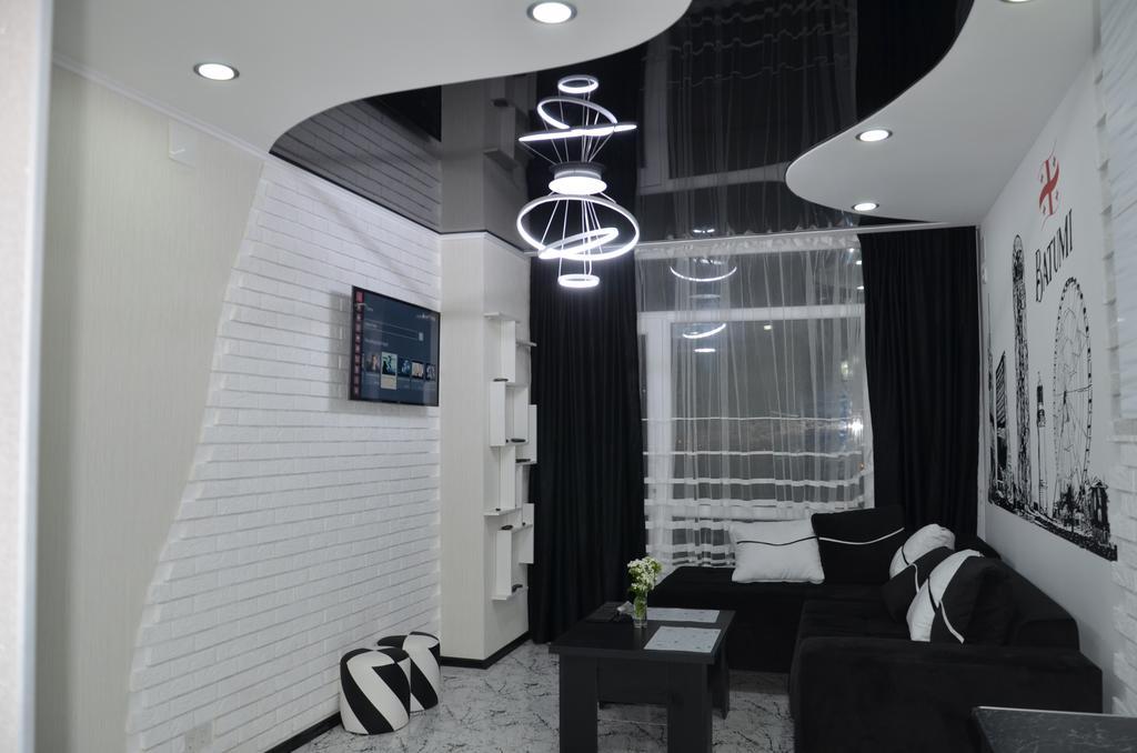 Studio "Black - White" Batumi Exteriör bild