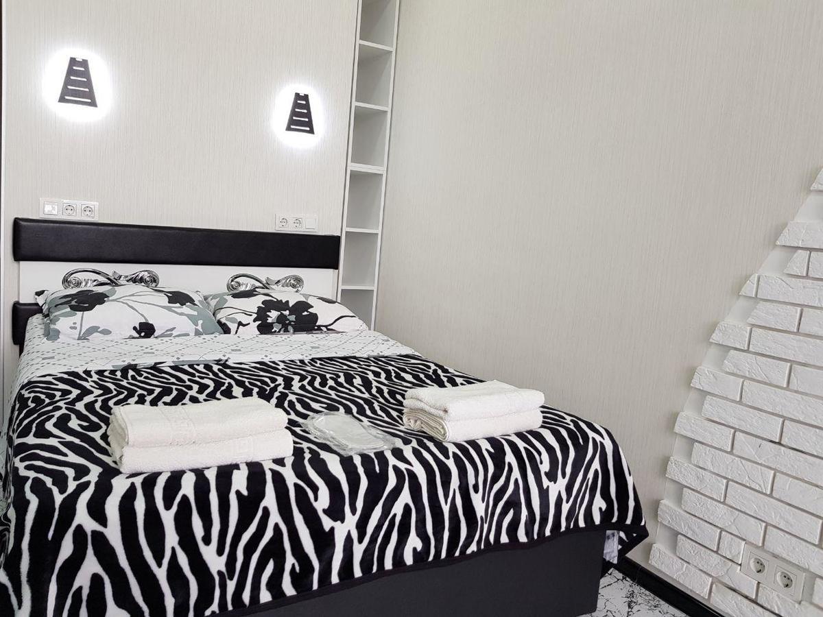 Studio "Black - White" Batumi Exteriör bild